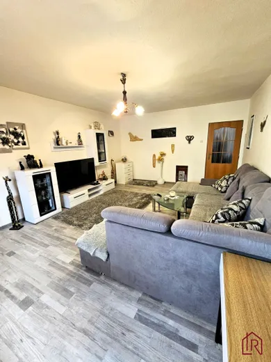 Na predaj 5-izbový dom, 600 m², Kameňany