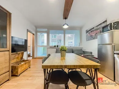 Na prenájom 2-izbový byt, 35 m², Bratislava-Staré Mesto, Kozia