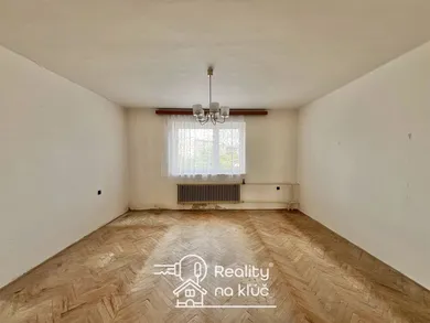 Na predaj dom, 94 m², Šurany, Bottova