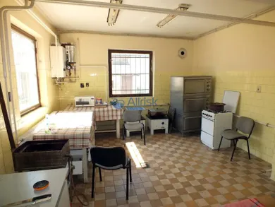 Na predaj objekt, 400 m², Neded