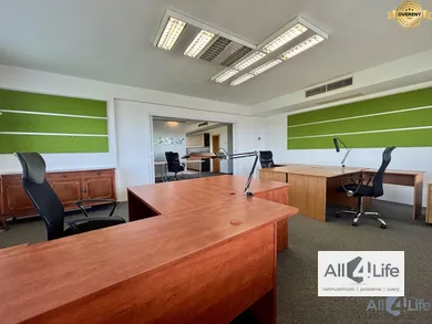 Na prenájom komerčné, 134 m², Piešťany, Radlinského