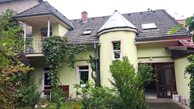 Eladó házak, 8-szobás, Nová Baňa · €235 000