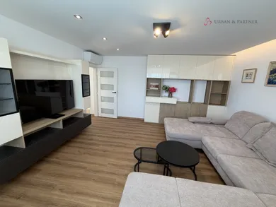 Na prenájom 3-izbový byt, 90 m², Bratislava-Staré Mesto