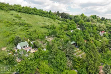 Na predaj pozemok, 210 m², Bratislava-Devín, Spätná cesta