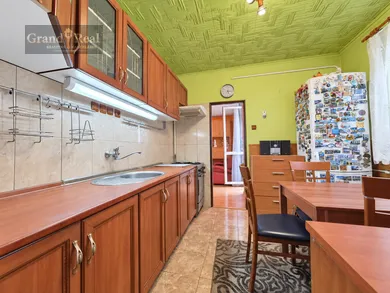 Na predaj 3-izbový byt, 71 m², Bratislava-Petržalka