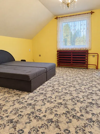 Na predaj 4-izbový dom, 449 m², Beša