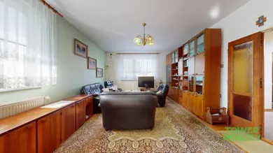 Na predaj 5-izbový dom, 180 m², Trenčín, Kvetná