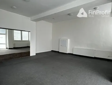 Na prenájom komerčné, 56 m², Bratislava-Petržalka, Panónska cesta