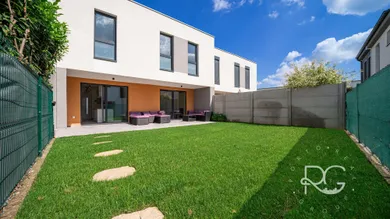 Domy na predaj 4-izbový, Senec · €303 000