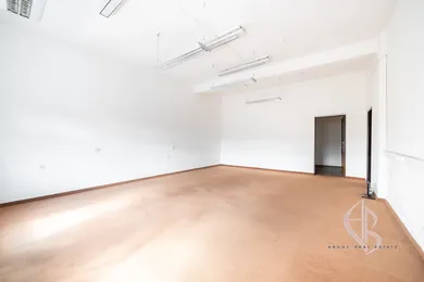 Na predaj objekt, 170 m², Banská Bystrica, Námestie Štefana Moyzesa