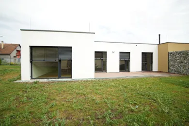 Na predaj 4-izbový dom, 713 m², Martin, Priekopská