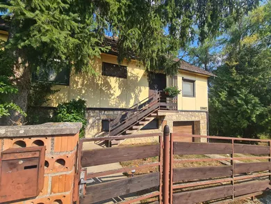 Domy na sprzedaż, 4-pokojowe, Svodín · €54 000