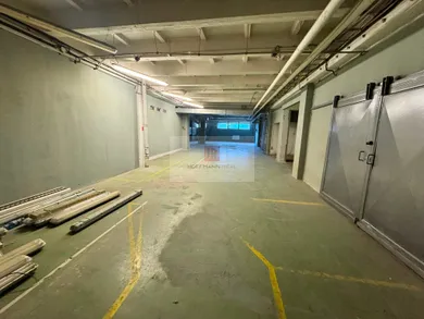 Na prenájom komerčné, 348 m², Bratislava-Ružinov, Tomášikova