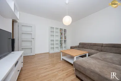 Na prenájom 3-izbový byt, 64 m², Bratislava-Petržalka, Znievska