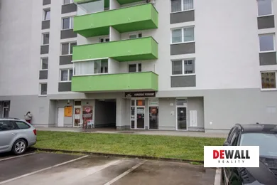 Na predaj komerčné, 75 m², Bratislava-Rača, Rustaveliho
