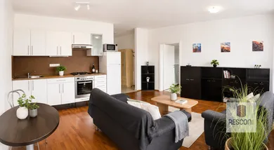 Na prenájom 2-izbový byt, 51 m², Bratislava-Nové Mesto, Vlárska