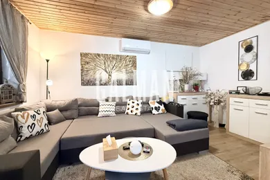 Будинки на продаж, 4-кімнатні, Gabčíkovo · €155 000