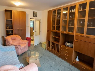 Na prenájom 2-izbový byt, 62 m², Bratislava-Rača, Karpatské námestie