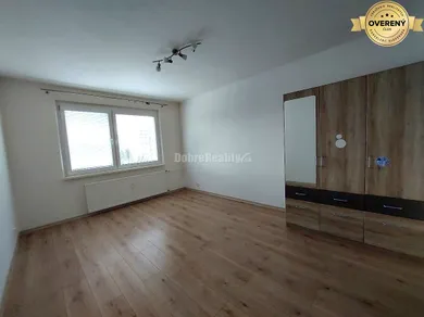 Na prenájom 3-izbový byt, 80 m², Banská Bystrica, Krivánska