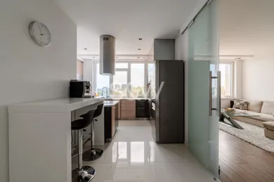 Byty na prenájom 4-izbový, Bratislava-Staré Mesto · €1 950