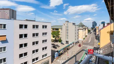 Na prenájom 2-izbový byt, 73 m², Bratislava-Staré Mesto, Dunajská
