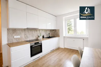 Na prenájom 2-izbový byt, 55 m², Galanta, Esterházyovcov