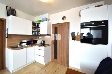 Mieszkania na wynajem, 2-pokojowe, Žilina · €590
