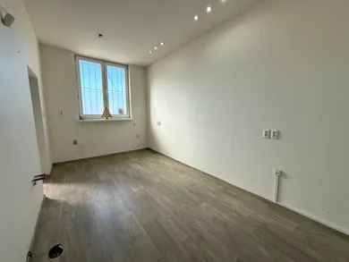 Na prenájom komerčné v Žilina · €750 · Čiastočná rekonštrukcia