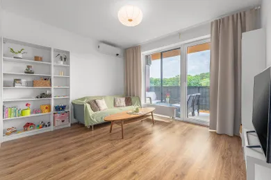 Na predaj 2-izbový byt, 56 m², Bratislava-Petržalka, Žltá