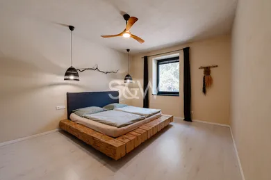 Na predaj 7-izbový dom, 272 m², Horné Otrokovce