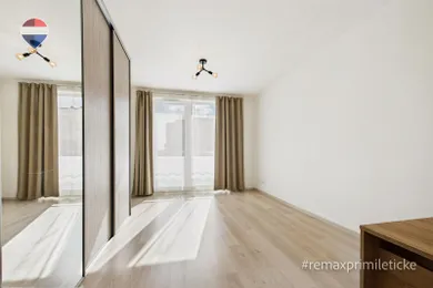 Na predaj 3-izbový byt, 87 m², Bratislava-Petržalka, Lužná