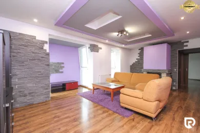 Na predaj 7-izbový dom, 280 m², Trenčín, Kubranská