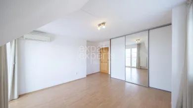 Na prenájom dom, 421 m², Bratislava-Nové Mesto