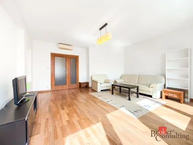 Na prenájom 3-izbový byt, 87 m², Bratislava-Ružinov, Kvačalova