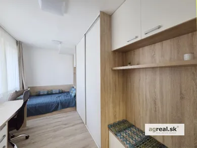 Byty na prenájom 1-izbový, Bratislava-Staré Mesto · €639