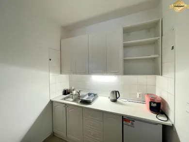 Na prenájom komerčné, 240 m², Bratislava-Nové Mesto, Kukuričná