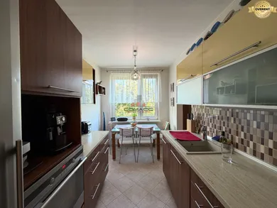 Na predaj 4-izbový byt, 81 m², Piešťany, Krajinská
