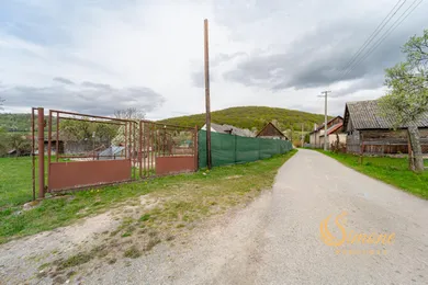 Na predaj pozemok, Bunetice