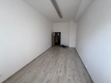 Na prenájom komerčné, 18 m², Bratislava-Nové Mesto, Pionierska