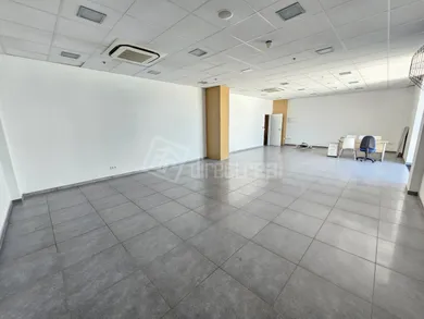 Na prenájom objekt, 21 m², Galanta, Hodská