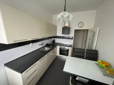 Na predaj 3-izbový byt, 93 m², Bratislava-Rača, Dopravná