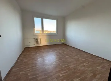 Na predaj 4-izbový byt, 75 m², Bratislava-Dúbravka, Nejedlého