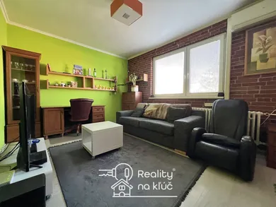 Na predaj 3-izbový byt, 61 m², Nové Zámky, Lécka