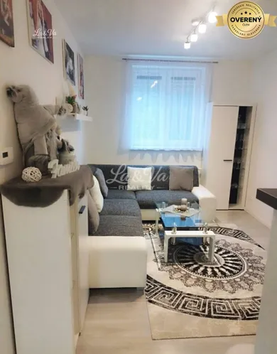 Domy na sprzedaż, 3-pokojowe, Šurany · €199 900