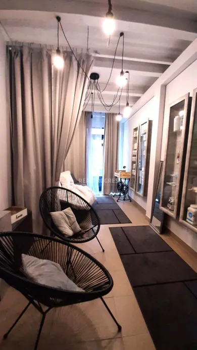 Lokale komercyjne na wynajem, Nitra · €580