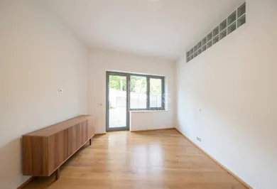 Na prenájom 5-izbový byt, 179 m², Bratislava-Staré Mesto