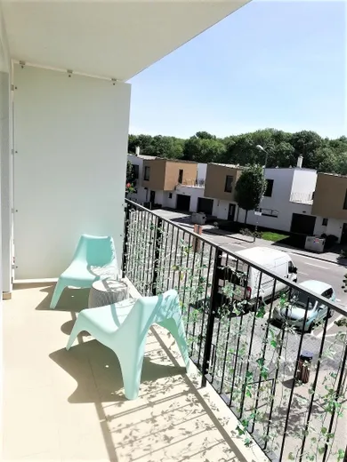Na predaj 1-izbový byt, 44 m², Bratislava-Petržalka, Žltá