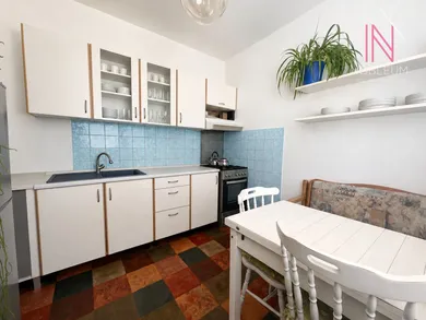 Na predaj 1-izbový byt, 45 m², Bratislava-Devínska Nová Ves