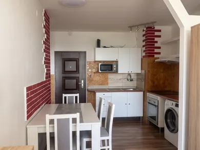 Na prenájom byt v Bratislava-Vrakuňa · €650 · Dokončené