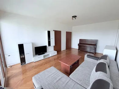 Na predaj 3-izbový byt, 70 m², Nitra, Štúrova